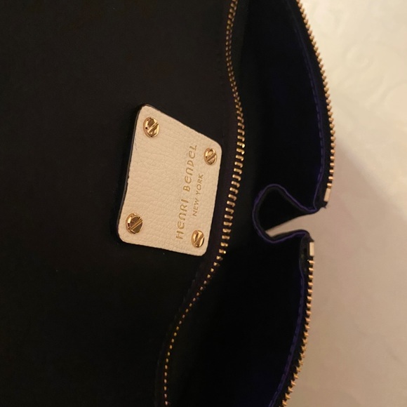 💕SOLD💕Henri Bendel Jetsetter Crossbody -Black - Picture 14 of 14